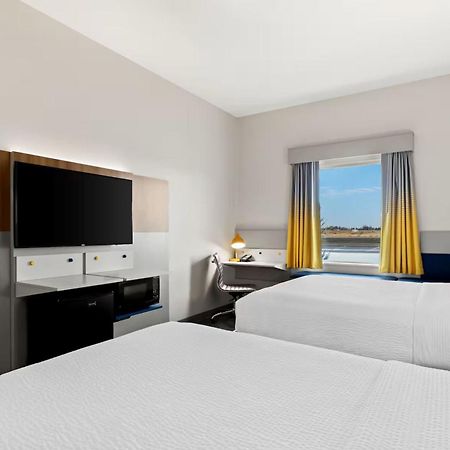 Holiday Inn Express & Suites George - Quincy South By Ihg Exterior photo
