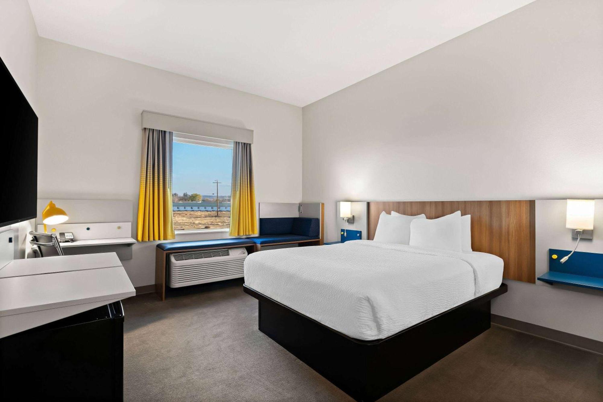 Holiday Inn Express & Suites George - Quincy South By Ihg Exterior photo